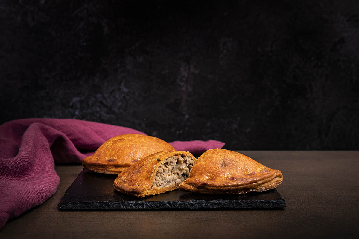 EMPANADILLA CEBOLLA Y ATÚN. (2 Uds)